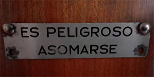 Es Peligroso Asomarse, videoclip