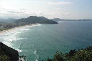 The sea and the beaches around the country cottage in Cantabria