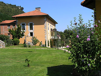 Outside of the country cottage La Villa de Palacios in Cantabria (Spain)