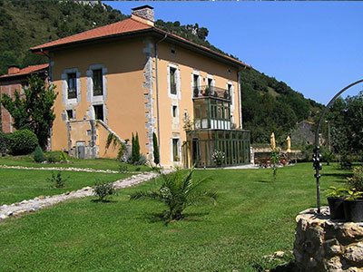 Outside of the country cottage La Villa de Palacios in Cantabria (Spain)