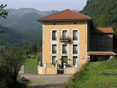 Outside of the country cottage La Villa de Palacios in Cantabria (Spain)